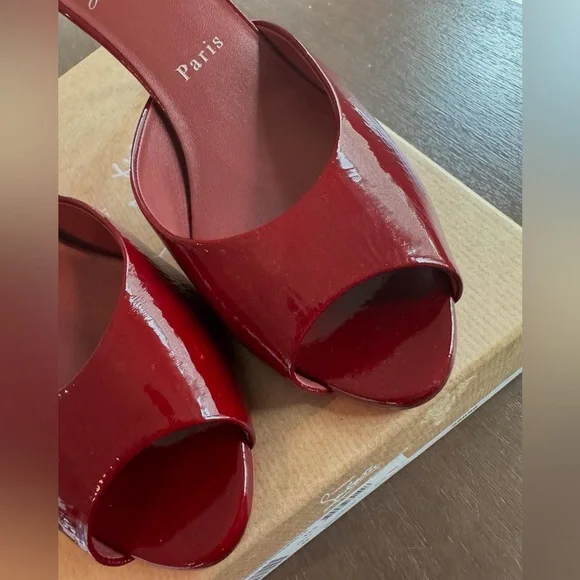 Christian Louboutin Me Dolly Patent Sandal - Picture 3 of 8